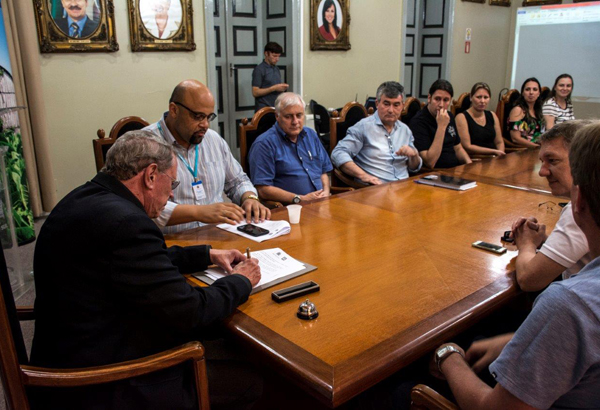 Prefeito Telmo Kirst assinou decreto nesta quinta-feira