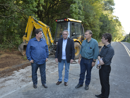 Prefeito Telmo Kirst visitou a retomada das obras