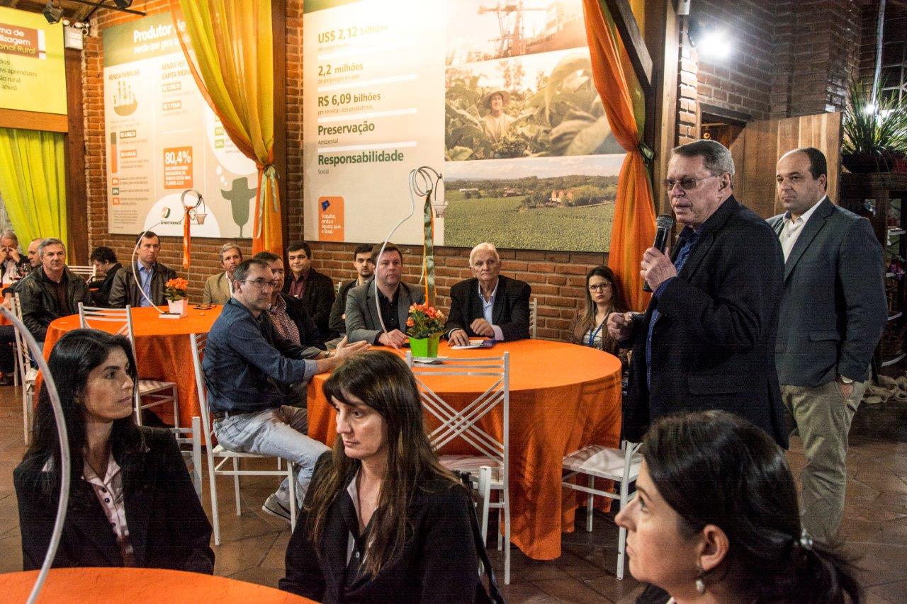 Telmo Kirst, destacou a importância do cultivo do tabaco para a economia dos municípios 