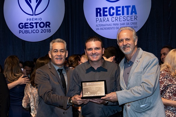 Secretário municipal da Fazenda, Edemilson Severo, o coordenador do programa Mapa da Cidade, Marcelo Azeredo Gaedke e o engenheiro e consultor Marcelo Azeredo Gaedke