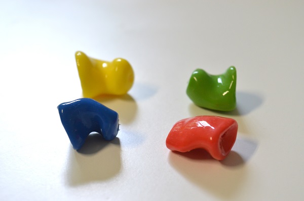  O protetor é feito sob medida, é anatômico e a criança pode escolher a cor que preferir