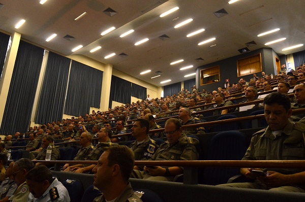 O seminário contou com aproximadamente 300 pessoas