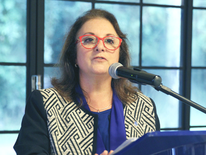 Carmen Lucia de Lima Helfer, primeira e atual reitora da Unisc