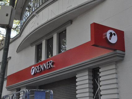 Nova loja da Renner está sendo instalada na antiga sede do Clube União