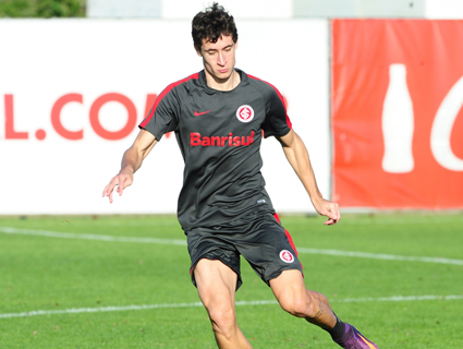 Rodrigo Dourado, volante do Internacional