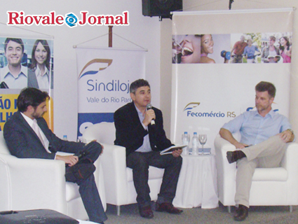 Lucas Schifino, Leandro Siqueira e Sílvio Arend durante a palestra de lançamento da 11ª Semana do Empreendedor