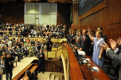 Silvana Covatti Ž a primeira mulher a assumir a presidncia da Assembleia Legislativa