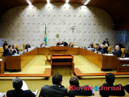 Maioria dos ministros do Supremo Tribunal Federal aprovou liminar de Teori Zavascki que determina o afastamento do deputado Eduardo Cunha da presidncia da C‰mara