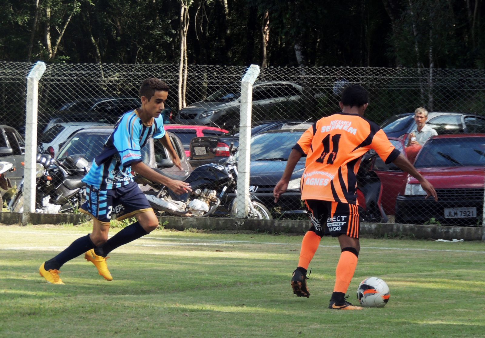 Sub-18 tem jogos em dois gramados neste domingo 