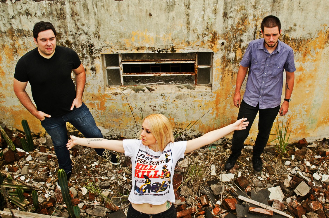 Tamarindo cria suas músicas próprias sob influências de estilos com o grunge, stoner e shoegaze