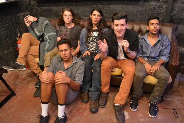 Peça propõe jornada do espectador ao encontro de si mesmo, por meio de estímulos auditivos, de tato e olfato