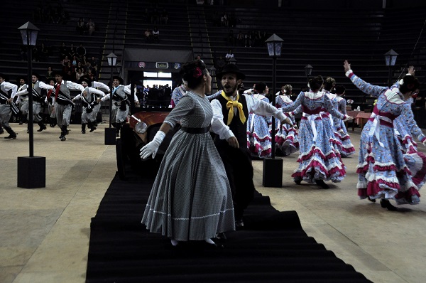 Temática do grupo foi 'A cidade invadiu o campo'