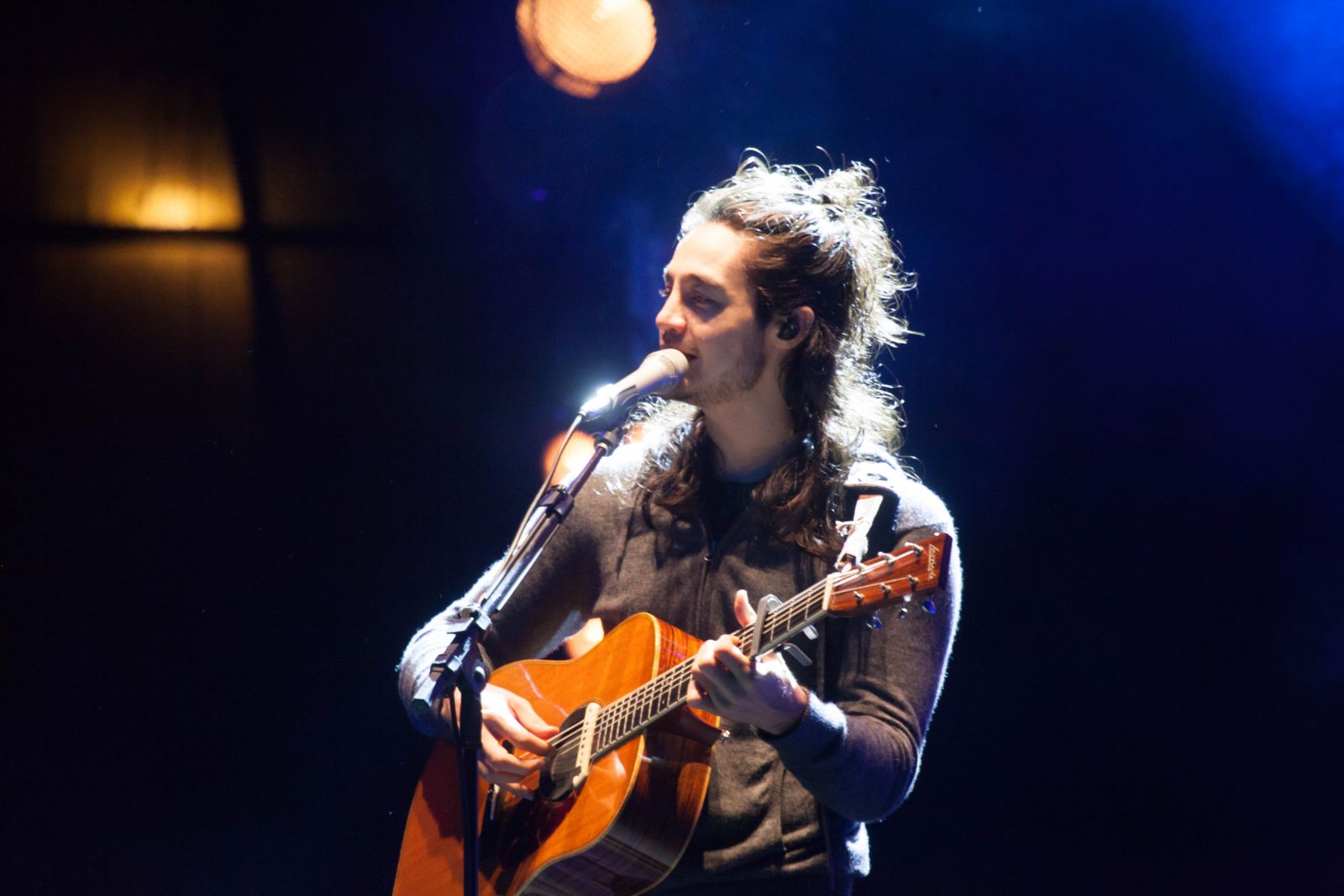 Tiago Iorc cantou e encantou o público no sábado, 7 de outubro