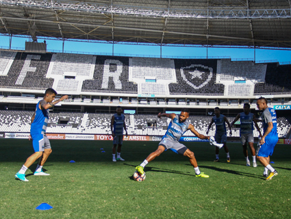 Tricolor treinou no Estádio Nilton Santos