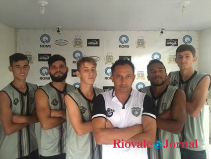 Guris de Santa Cruz no União Barbarense com o técnico Negretti 