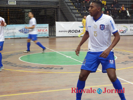 William Budi, jogador da Assaf, que tenta recuperação no Estadual