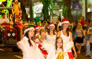 A magia dos desfiles de Natal