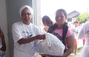 Alegria do Natal aos mais necessitados