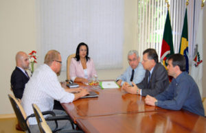 Superintendente regional do Banco do Brasil visita prefeita