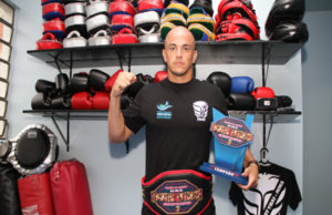 Big Castilho vence e garante cinturão em Capão da Canoa