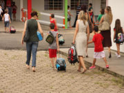 Mais de 17 mil voltam às aulas