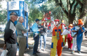 Poesia na praça e nas ruas