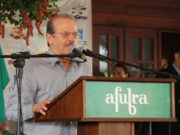 Governador recebe dossiê para instalação do IGP