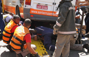 Moto colide contra ambulância