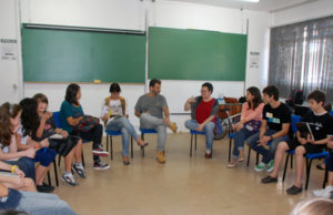 Pequenos jornalistas recebem palestra
