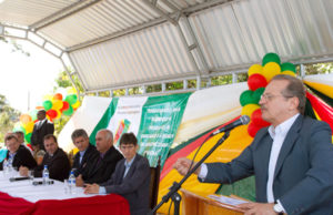 Governador Tarso assina convênios em Barros Cassal