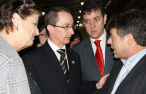 Vitamina é entregue ao ministro da Agricultura