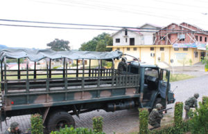 Exército treina recrutas em bairros da cidade