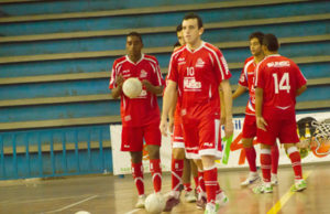 Assaf pontua fora de casa