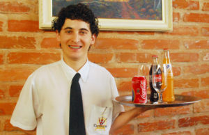 Hoje é dia de festejar o garçom