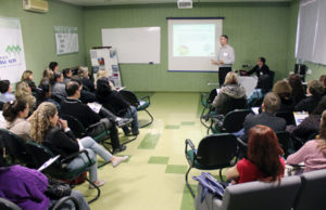 Ana Nery sedia Curso Profissional de Lavanderia Hospitalar