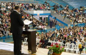 Análise do coração em congresso de três dias das Testemunhas de Jeová