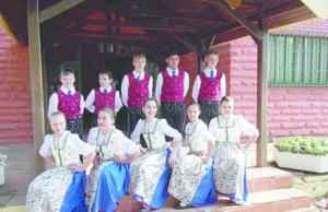 Infanto-Juvenil Oktobertanz, Festejando Kevin e Teatro Emei Criança Feliz