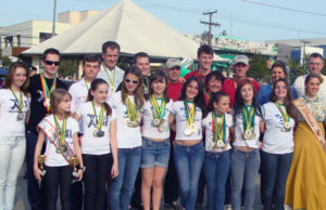 Praça lota na comemoração dos 134 anos do município