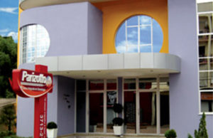 Clínica Parizotto completa mais um aniversário