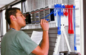 Técnicos em Eletrônica celebram data