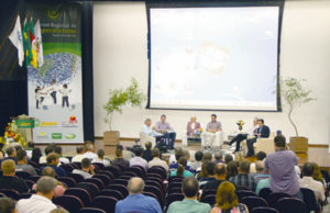 Santa Cruz sedia 1º Fórum Regional