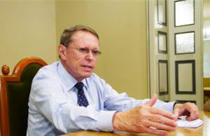 Obras do Centro Administrativo não terão sequência, diz o prefeito