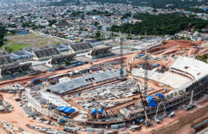 Copa 2014: Arena Amazônia recebe guindaste para a cobertura