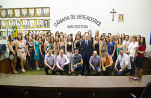 Diretores e vices são empossados