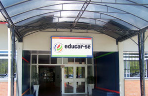 Educar-se realiza formatura drive-thru