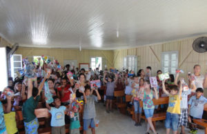 GIDEÕES: Campanha solidária presenteou centenas de crianças