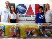 OAB faz entrega de material escolar