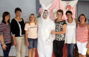 Ong Unicavi realiza festa de Páscoa, Flash e Cliques