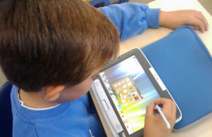 Alfabetizar diferente, com apoio de recursos tecnológicos