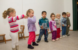 Homenagem às mães da Escolinha Pé Pequeno e do CTG Lanceiros de Santa Cruz